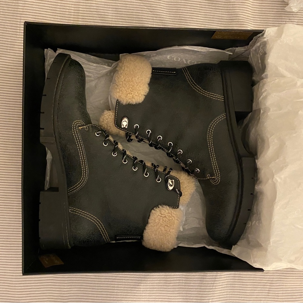 Size 10 Coach Lorimer Bootie w Shearling - Picture 15 of 16